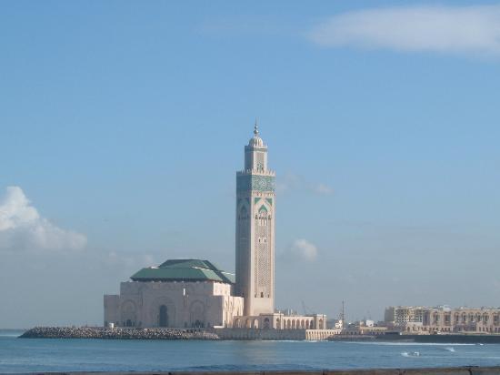 le pays le maroc - Page 4 The-famous-mosque-in