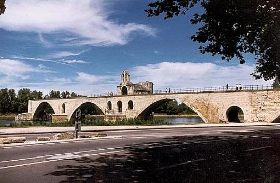 Ponts a travers le monde St-benezet-bridge-pont