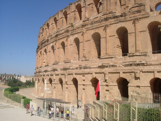 مدينة المنستير التونسية Colusseum-at-el-jem