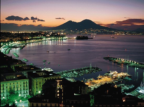  زيارة لمدينة نابولي Port-of-naples