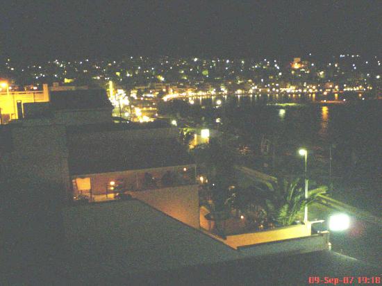 GİRİT-SİTİA VAİ Sitia-harbour-at-night