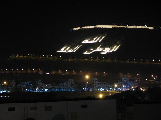 افضل مدينة لدي: "أغادير".. عروس الجنوب المغربى Agadir-night-from-room