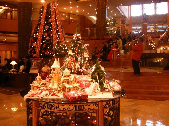 فندق يوكوهاما الياباني Lobby-christmas-decorations