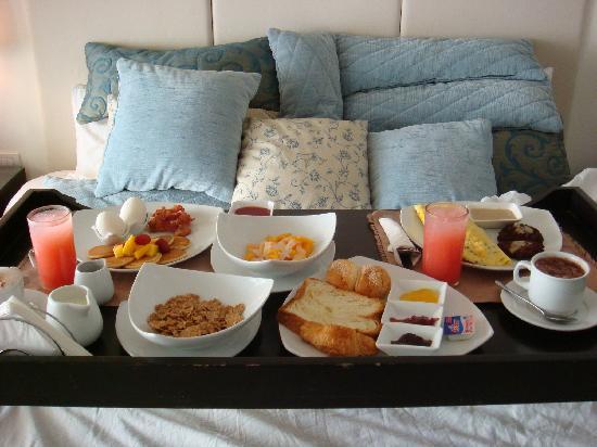 Dimanche 16 décembre  Breakfast-in-bed-at-i