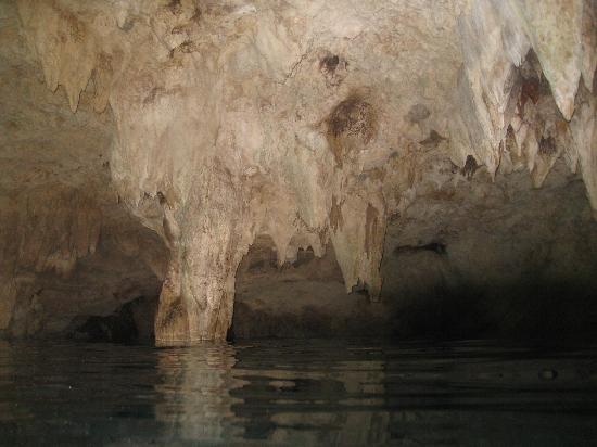 Cova Primordial Gran-cenote-cave