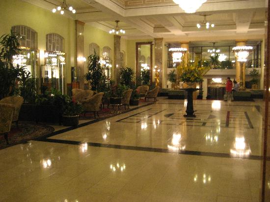 Lobby            Hotel-lobby