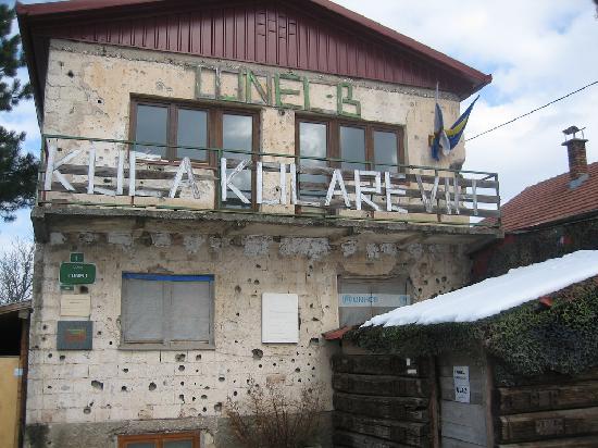 ben tatile gidiyorum hakkinizi helal edin Sarajevo-tunnel-museum