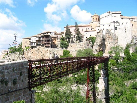 Sondeos INE: Madrid, Castilla La Nueva y Extremadura. Foot-bridge-over-the