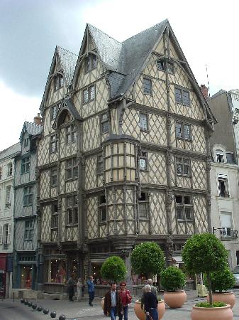 Eh bien non:je ne l'ai pas trouvé en Bretagne ! Maison-d-adam