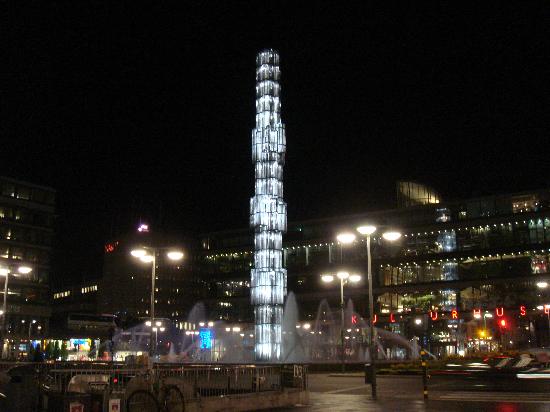 استكهولم من اجمل مدن العالم Sergels-torg-nightview