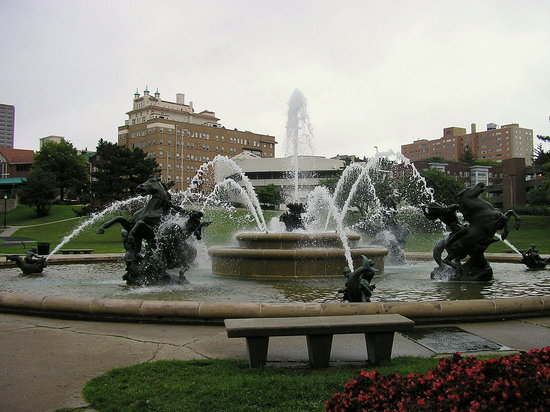 Country Club Plaza	    J-c-nicholls-fountain