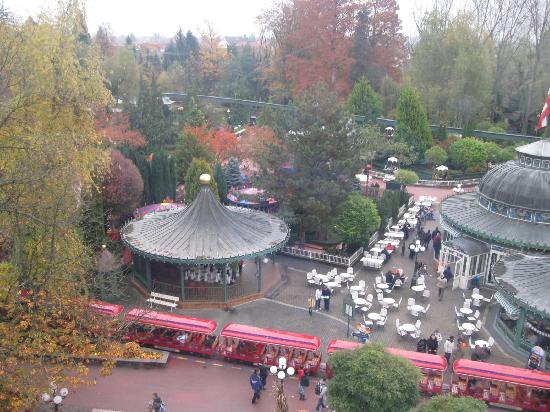 europa park اكبر مدينة اللعاب في اوروبا Europapark-from-tower