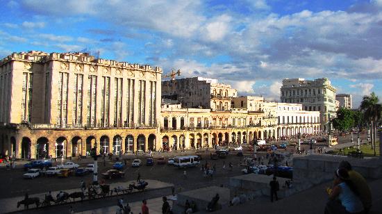 " FOTOS DE LA HABANA #3 " Vue-du-capitolo-de-la