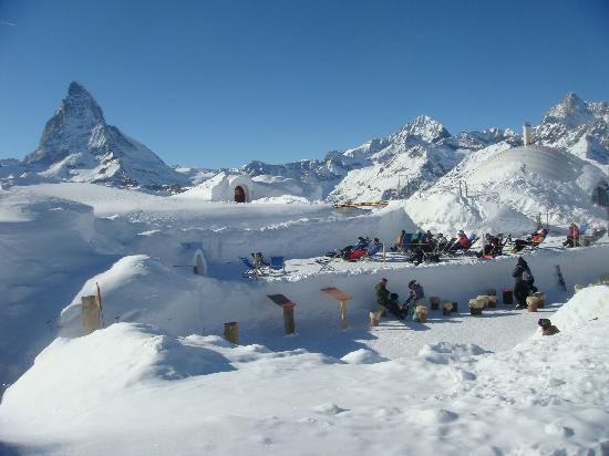 صور من سويسرا Skiing-in-zermatt-switzerland