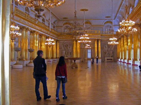 Cung điện mùa đông - viên ngọc của nền Kiến trúc Nga Winter-palace-all-to