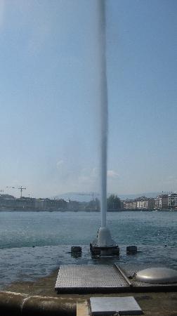 جولة فى مدينة جينيف - سويسرا / Geneva Jet-d-eau-geneva-switzerland