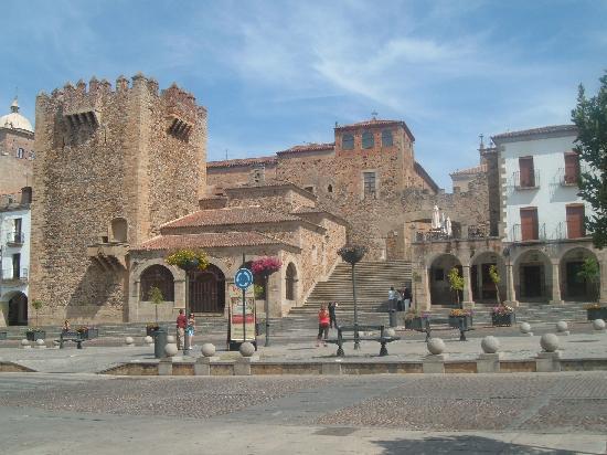 Adivina la ciudad - Página 4 Plaza-mayor-torre-de