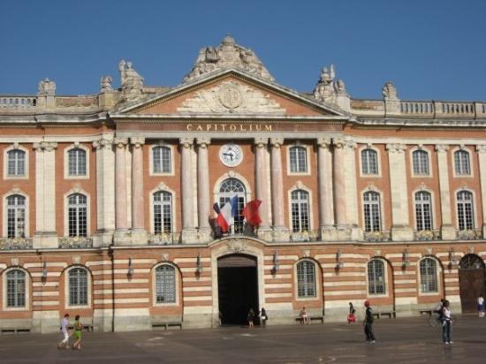 Heureux Toulousains Place-du-capitole