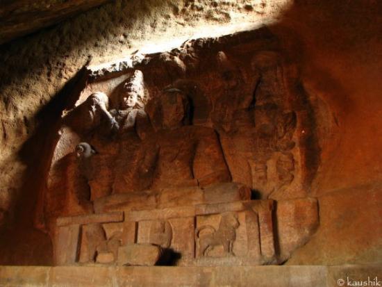 Images des joyeuses bibittes Another-cave-temple