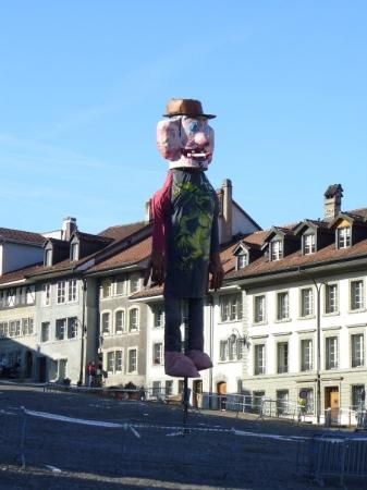 Bonhomme Carnaval The-grand-rababou-waiting