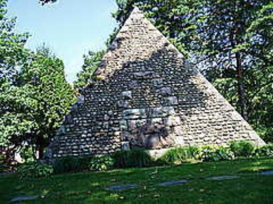 Pyramid Tombstone in Toledo's Woodlawn Cemetery. - Picture of Toledo, Ohio