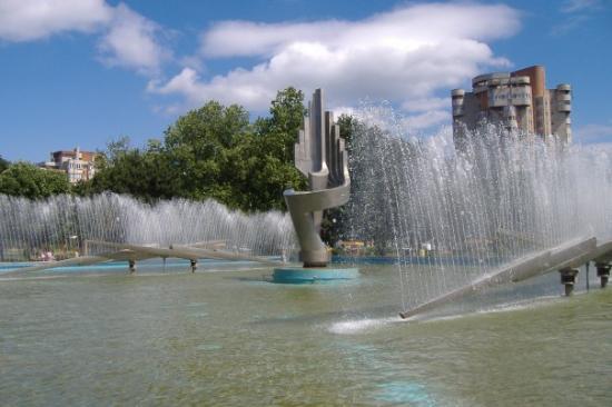 Romania Turistica - Pagina 3 Constanta-a-lovely-fountain