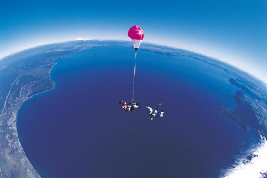 Seguimiento de la Oficializacion del tema Extraterrestre Según los Arturianos.  - Página 3 Lake-taupo