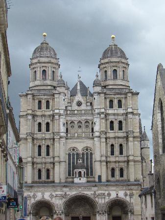 MODS DE NOUVEAU BULDING OU BEAU MONUMENT Notre-dame-dijon