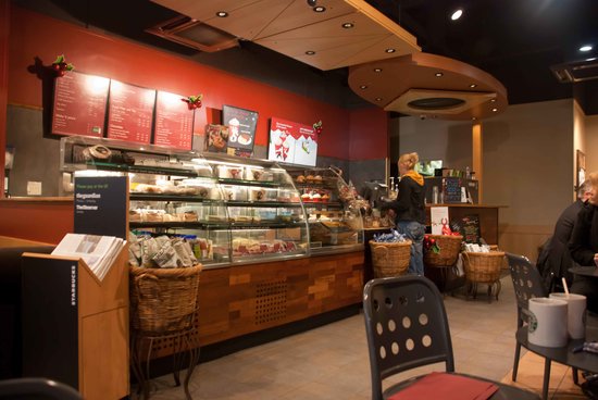 CAFETERÍA "BLACK AND WHITE CHOCOLATE" The-counter-at-starbucks