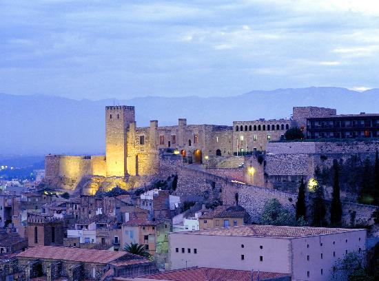 PRECAMPANYA DE CiU: "Construïm un futur millor." Vista-exterior-del-parador