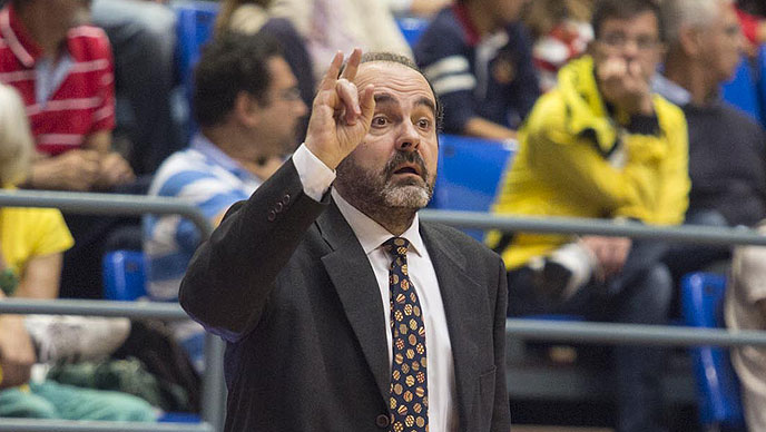 BASKET: Trifón Poch entrenará en Japón 95252_81_94747_81