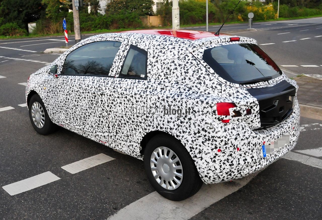 2014 - [Opel] Corsa IV [E] - Page 16 Spyshots-2015-opel-corsa-03