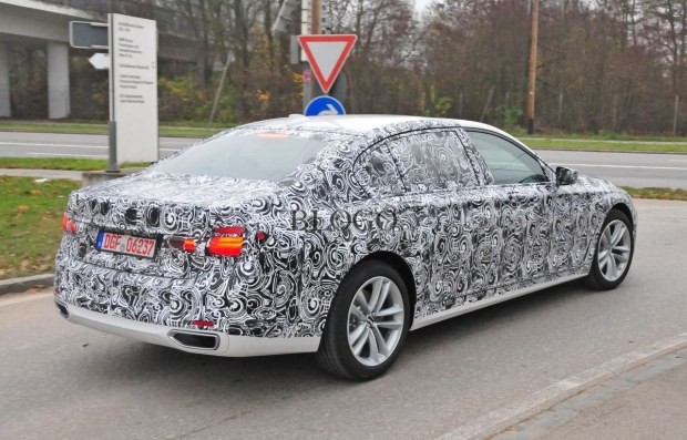 2015 - [BMW] Série 7 / 7 LWB [G11/G12] - Page 17 Spyshots-2016-bmw-7-series-06