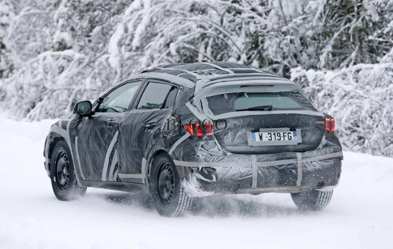 2015 - [Infiniti] Q30/QX30 - Page 3 Spyshots-2016-infiniti-q30-08