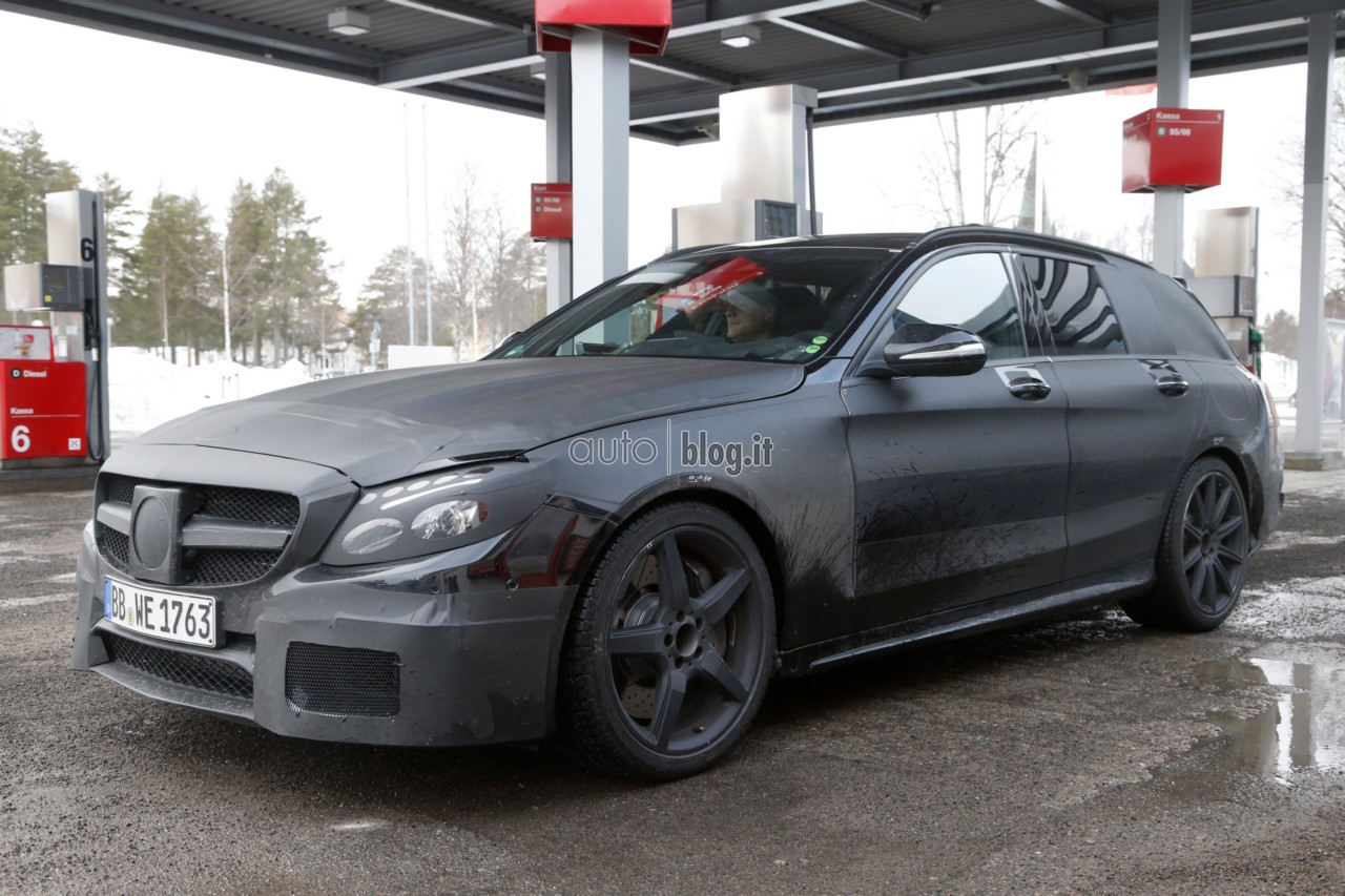 2014 - [Mercedes] Classe C [W205- S205] - Page 27 Mercedes-c63-amg-2015-01