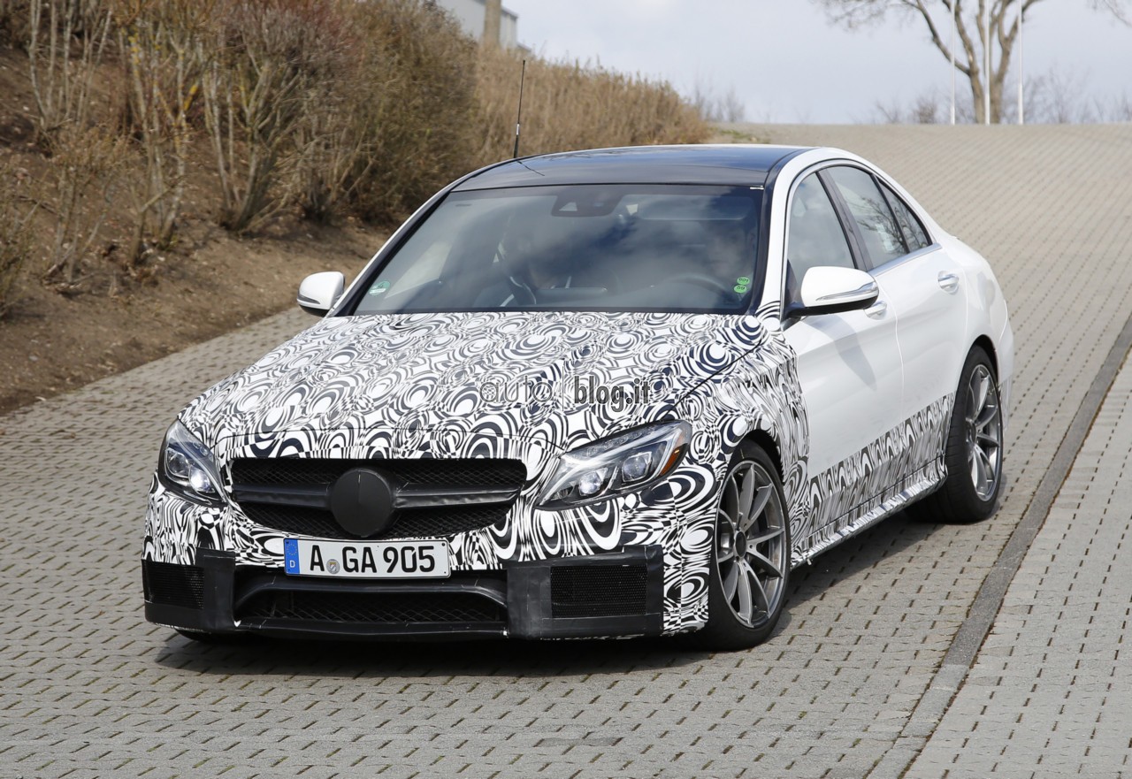 2014 - [Mercedes] Classe C [W205- S205] - Page 27 Mercedes-c-63-amg-2015-02