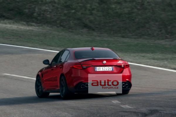 2015 - [Alfa Romeo] Giulia [Tipo 952] - Page 17 Jgky77zbra0v_600