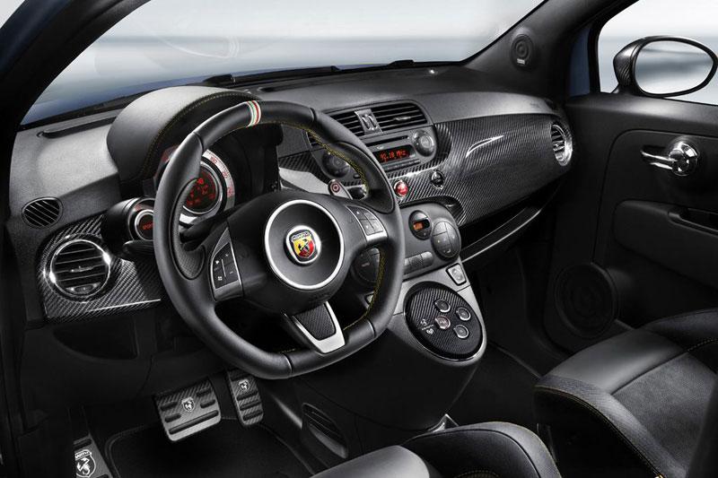 Abarth 695 Fuori Serie M1myxlobajou_800