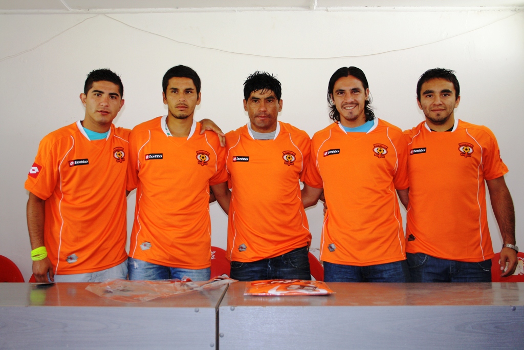 Conozca a los refuerzos que Cobreloa presentó para este 2012 Presentacionnuevoszorros5