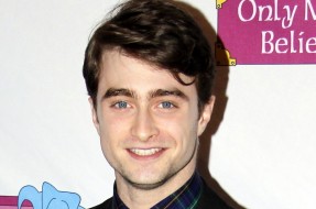 Daniel Radcliffe deja atrás a “Harry Potter” protagonizando película de terror Daniel_Radcliffe_2011-e1328186037911-287x190