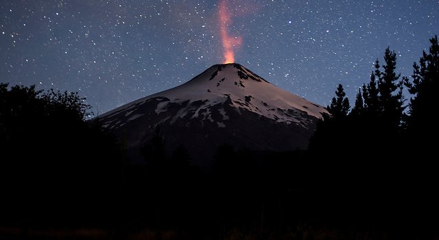 Chile: Urgente, erupción del Volcán Villarrica A_UNO_487103_db72b-640x350