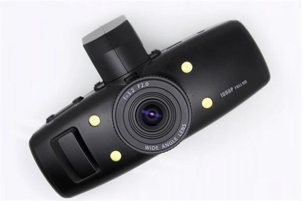 Camera hành trình HD giá rẻ, camera hành trình dành cho xe hơi Camera-hanh-trinh-dvr-900-1