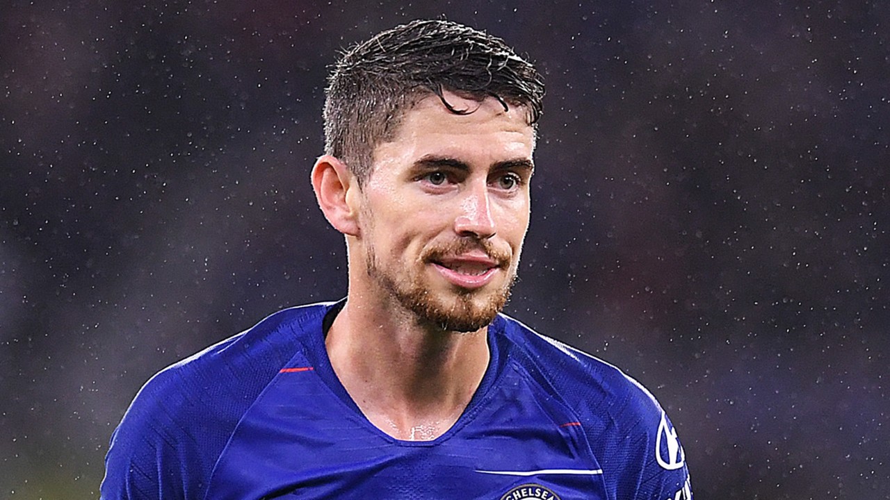 3 câu hỏi đang chờ HLV Sarri trả lời trong trận tranh Community Shield Jorginho-che-2318