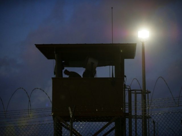 Obama Quietly Transfers 10 Guantánamo Prisoners to Oman 161v2v7-e1484583322503-640x479