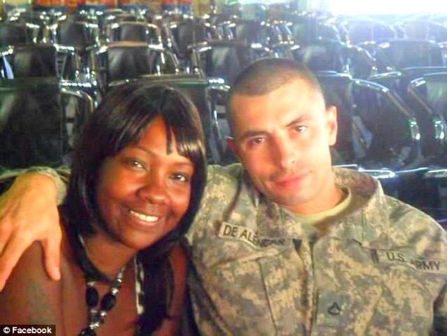 WATCH: GOLD STAR WIDOW REVEALS THE TOUCHING PHONE CALL FROM PRESIDENT TRUMP AFTER HER HUSBAND DIED Gold-Star-Widow-Husband-Facebook-640x481