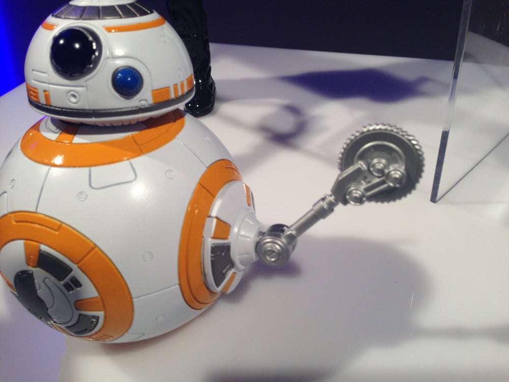 [NYCC 2015] Fotos do Evento - Página 2 Bb-8-12-in-weapons-hasbro-3-154270