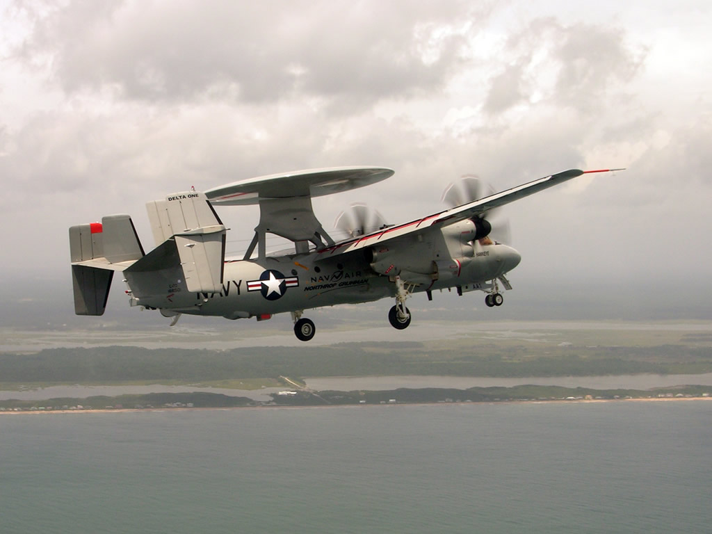 Grumman E-2 Hawkeye   ( avión de alerta temprana aerotransportada con capacidad operativa todo tiempo USA.) AIR_E-2D-AA1_First_Flight_2007-08-03_lg