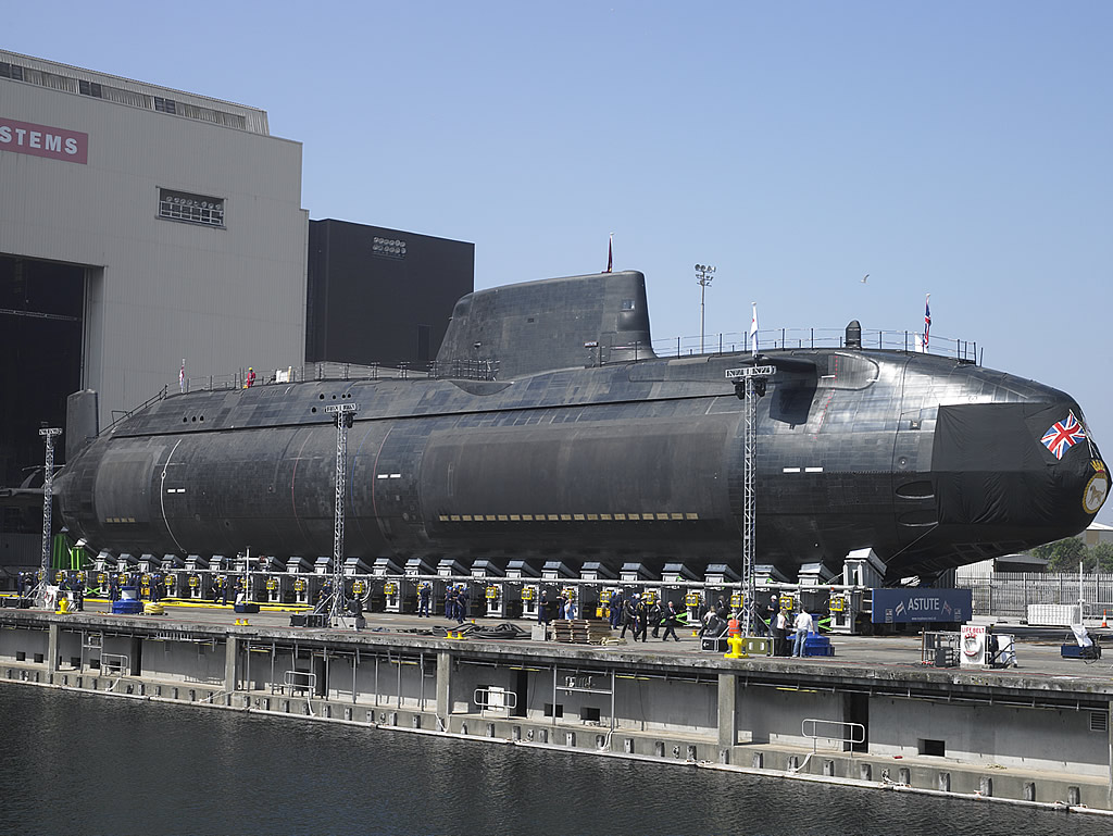 Submarinos SSBN y Otras Variantes. SHIP_SSN_HMS_Astute_Marianne_Buchanan_lg