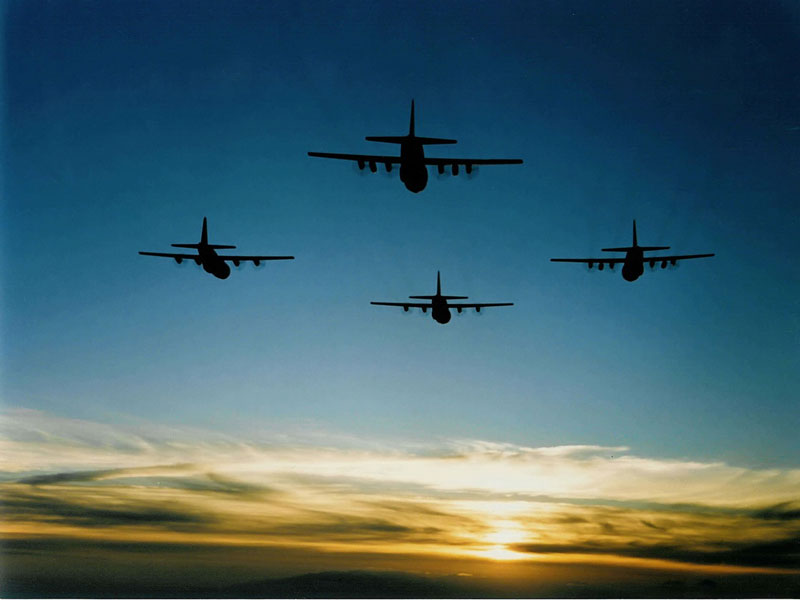 الموسوعه الفوغترافيه لصور القوات الجويه الملكيه السعوديه ( rsaf ) AIR_C-130s_TuAF_Twilight_lg