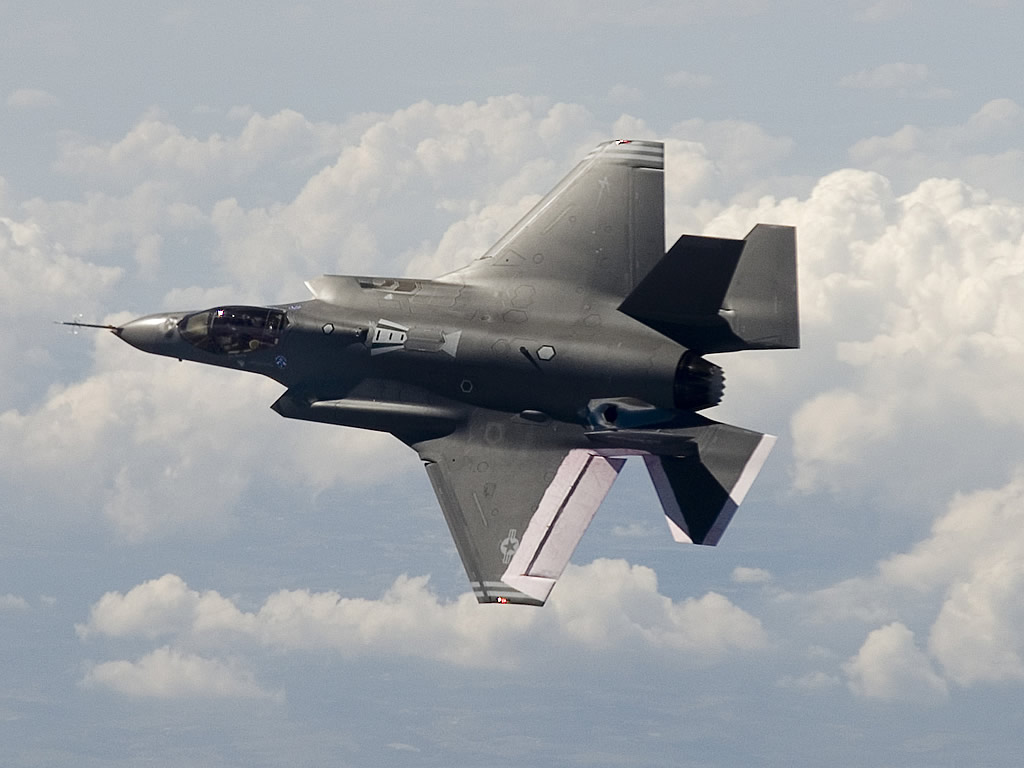 FUERZAS ARMADAS DE ESPAÑA AIR_F-35A_AA-1_Flight_Top_lg